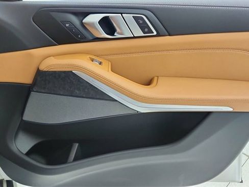 Used 2025 BMW X7 xDrive40i w/ M Sport Package image 23