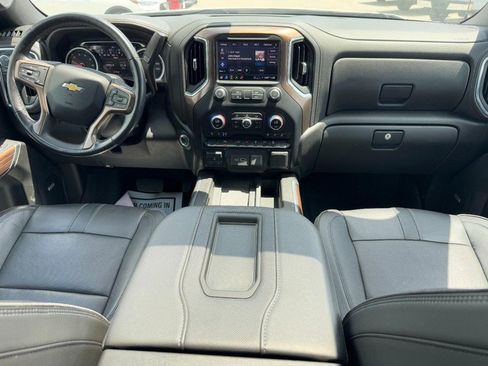 Used 2022 Chevrolet Silverado 1500 High Country w/ Z71 Off-Road Package AWD/4WD image 11