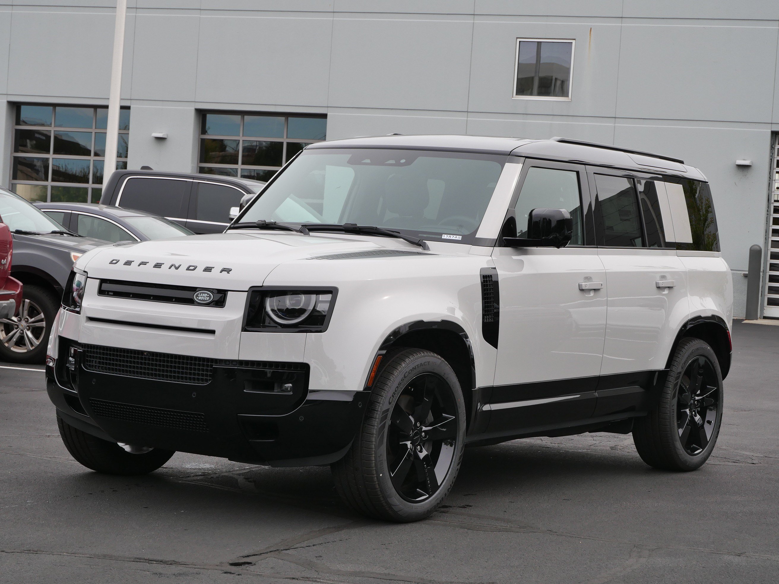 New 2026 Land Rover Defender 110 X-Dynamic SE AWD/4WD image 1