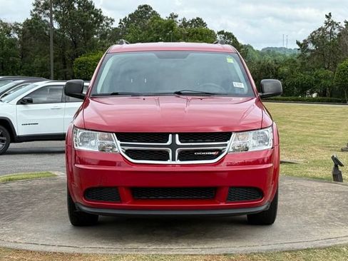 Used 2018 Dodge Journey SE w/ Connectivity Group FWD image 2