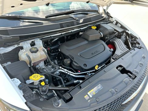 Used 2024 Chrysler Voyager LX FWD image 25