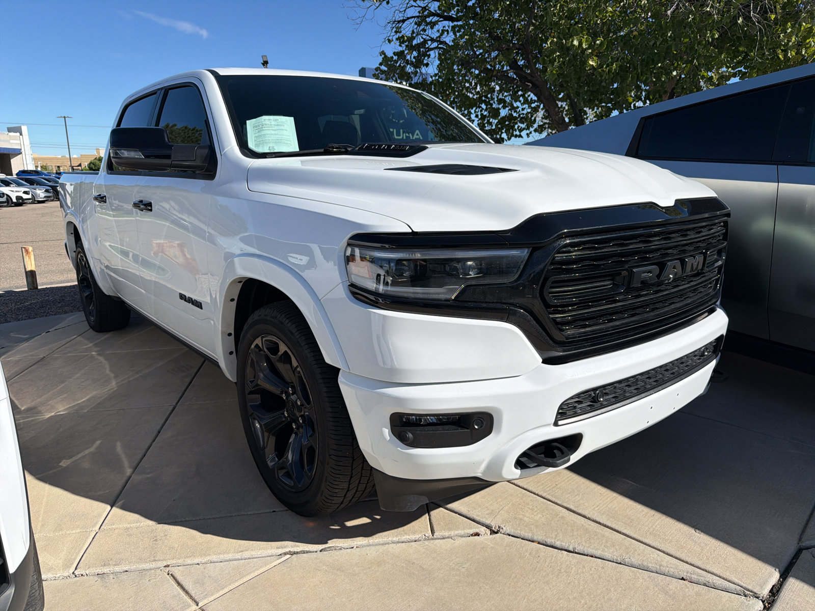 Used 2024 RAM 1500 Limited AWD/4WD image 1