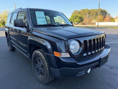Used 2015 Jeep Patriot Sport FWD image 4