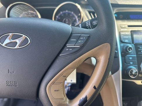 Used 2012 Hyundai Sonata GLS image 16