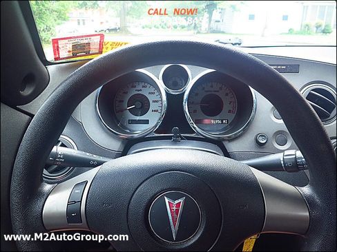 Used 2008 Pontiac Solstice Convertible image 11