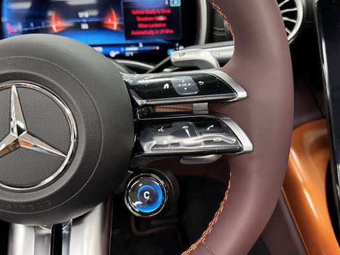 Used 2024 Mercedes-Benz SL 63 AMG 4MATIC image 31