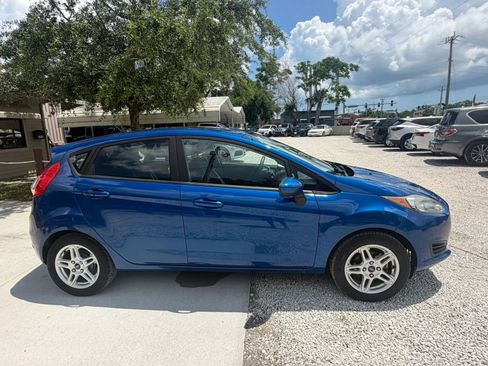 Used 2019 Ford Fiesta SE FWD image 3