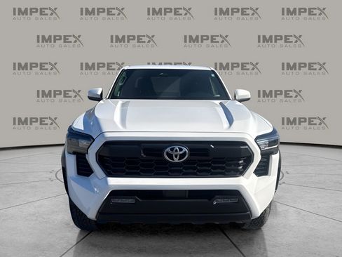 Used 2024 Toyota Tacoma TRD Off-Road image 8