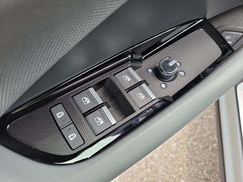 New 2026 Audi Q3 quattro 2.0T AWD/4WD image 17
