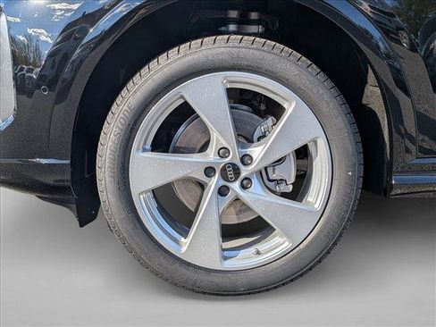 New 2025 Audi Q5 Premium Plus AWD/4WD image 9