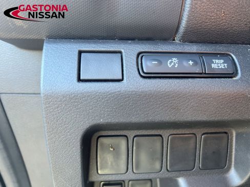 Used 2024 Nissan Frontier SV image 50