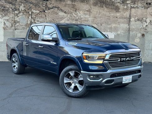 Used 2019 RAM 1500 Laramie AWD/4WD image 2
