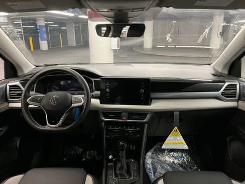 New 2026 Volkswagen Taos SEL image 7