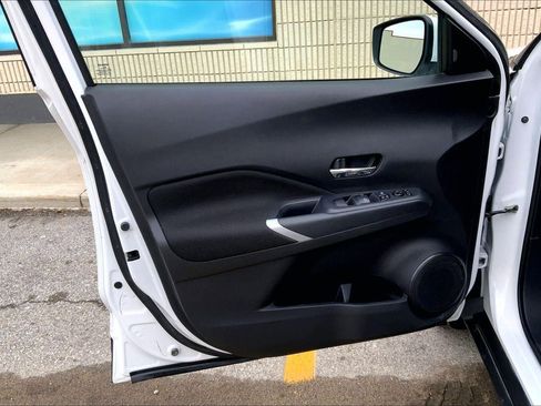 Used 2024 Nissan Kicks SV image 24