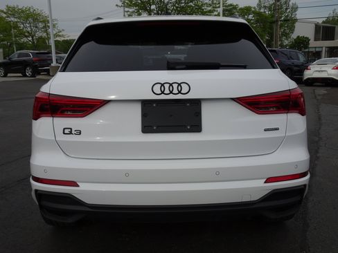 Certified 2024 Audi Q3 2.0T Premium w/ Convenience Package AWD/4WD image 4