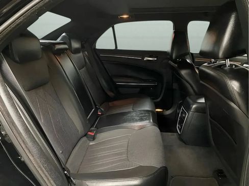 Used 2017 Chrysler 300 C Platinum AWD/4WD image 11