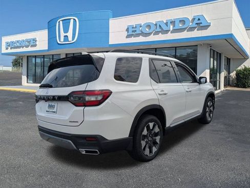 New 2026 Honda Pilot Touring image 4