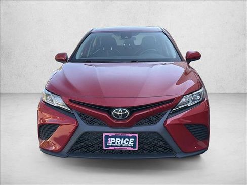 Used 2020 Toyota Camry SE FWD image 2