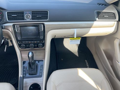 Used 2016 Volkswagen Passat 1.8T SE image 26