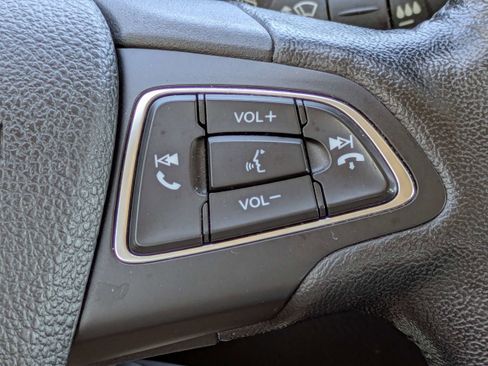 Used 2017 Ford Focus SE image 26