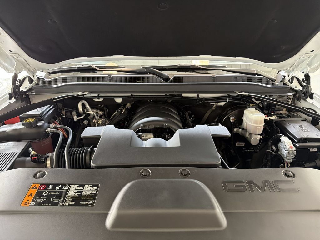 Certified 2020 GMC Yukon Denali w/ Denali Ultimate Package AWD/4WD image 32