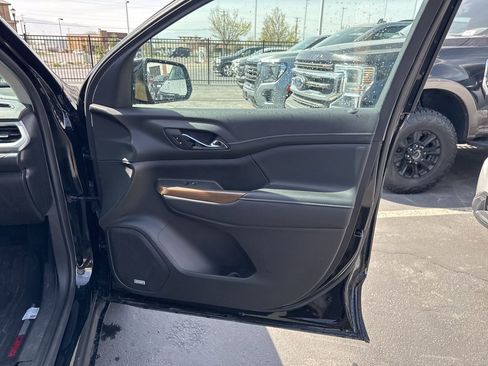 Used 2021 GMC Acadia SLE w/ Driver Convenience Package image 10