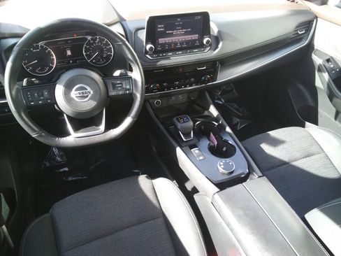 Used 2021 Nissan Rogue SV image 13