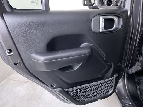Used 2019 Jeep Wrangler Unlimited Sport S AWD/4WD image 18