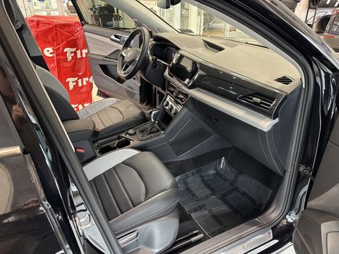 Used 2024 Volkswagen Taos SEL image 19