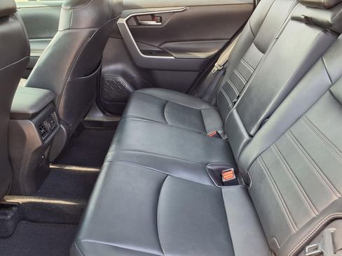 Used 2021 Toyota RAV4 XLE Premium FWD image 11