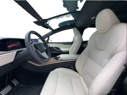 Used 2025 Tesla Model X image 24
