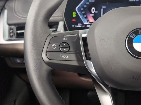 Used 2025 BMW X1 xDrive28i w/ Premium Package image 12