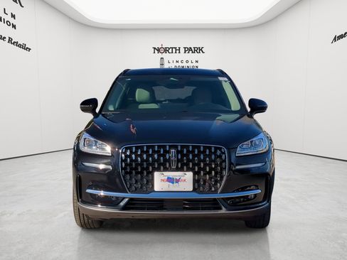 New 2026 Lincoln Corsair Reserve FWD image 8