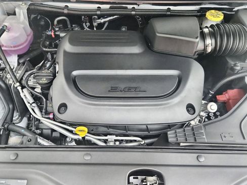 New 2026 Chrysler Voyager LX image 33