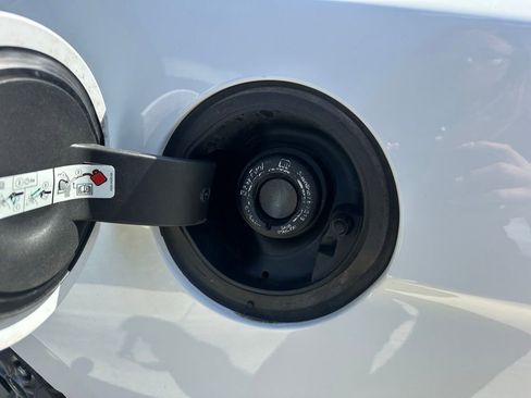 Used 2017 Ford Mustang Premium image 39