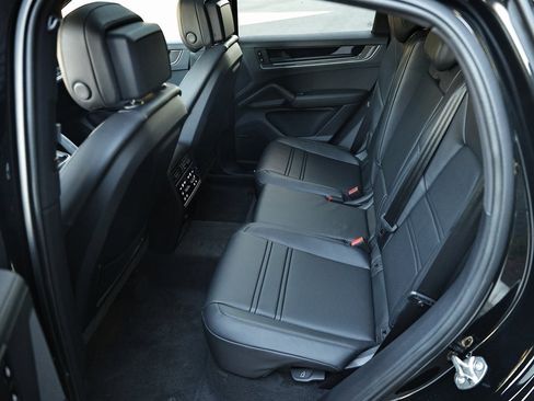 New 2026 Porsche Cayenne S image 29