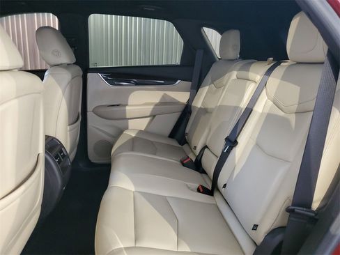 Used 2018 Cadillac XT5 FWD image 13