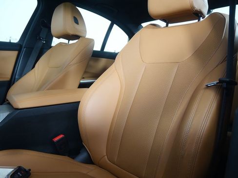 Certified 2025 BMW 330i Sedan image 11