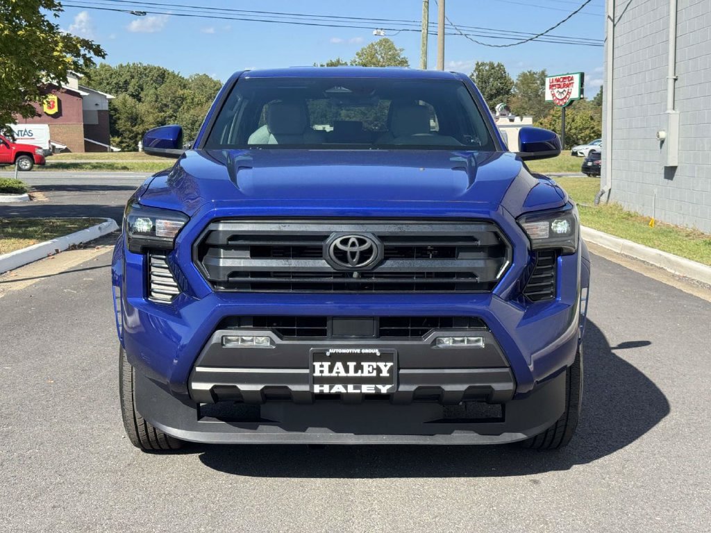 Used 2025 Toyota Tacoma SR5 AWD/4WD image 26