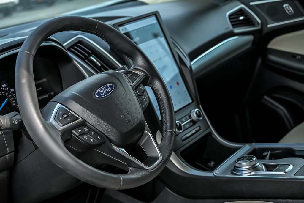 Used 2021 Ford Edge SEL w/ Cargo Accessory Package AWD/4WD image 18