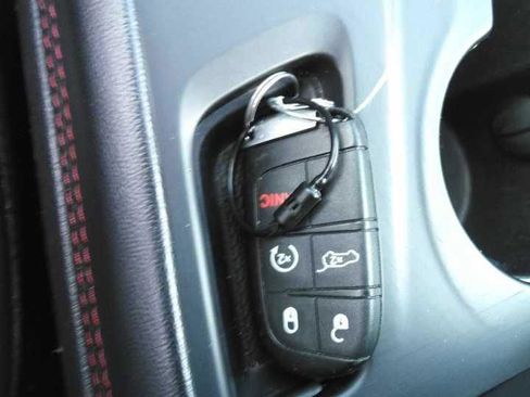 Used 2024 Dodge Durango GT RWD image 14