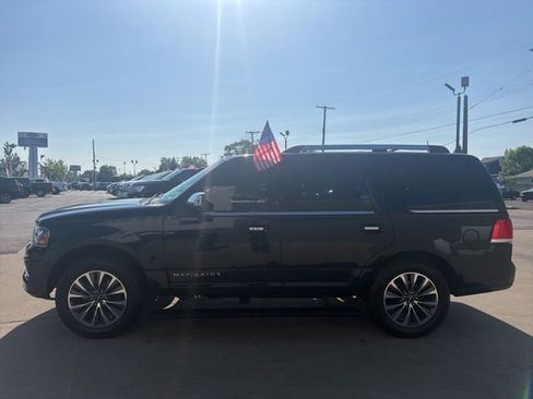 Used 2016 Lincoln Navigator Select AWD/4WD image 4