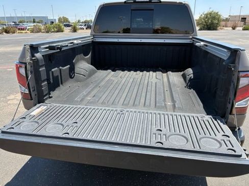 Used 2024 Nissan Titan PRO-4X w/ Pro-4x Convenience Package AWD/4WD image 19