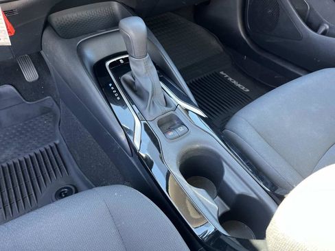 Used 2020 Toyota Corolla LE image 29