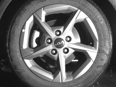 Used 2025 Kia K4 LXS image 12