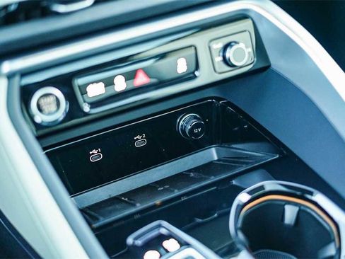 New 2025 Audi Q5 Prestige image 23