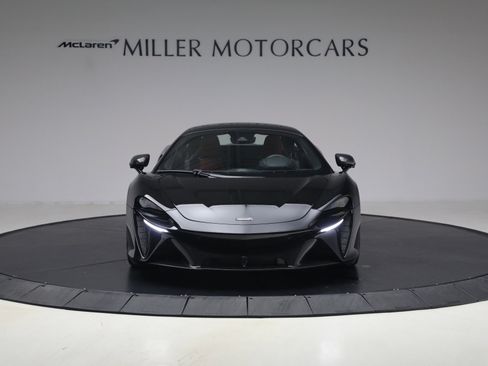 Used 2024 McLaren Artura RWD image 12