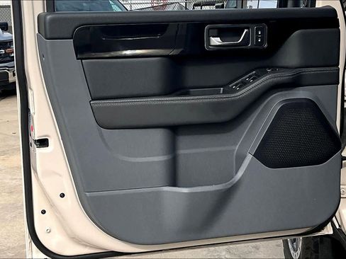 Used 2024 INEOS Grenadier Fieldmaster Edition image 22