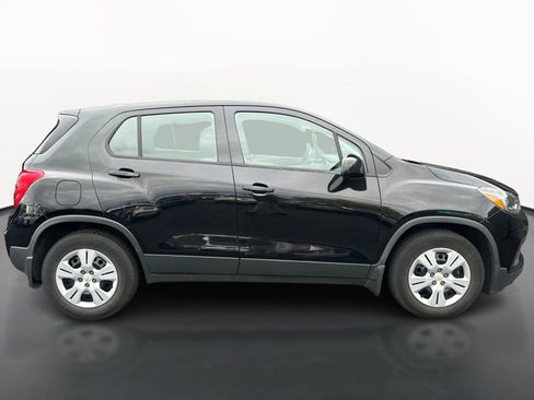 Used 2019 Chevrolet Trax LS w/ LPO, Protection Package FWD image 2