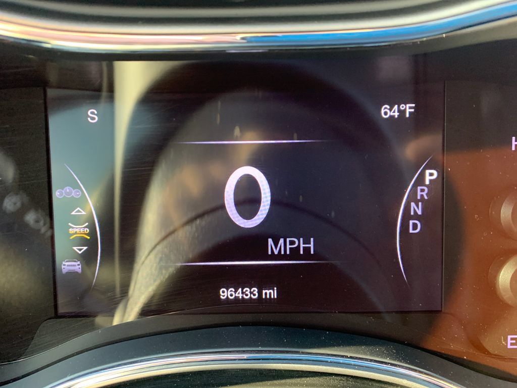 Used 2020 Jeep Grand Cherokee Altitude AWD/4WD image 29